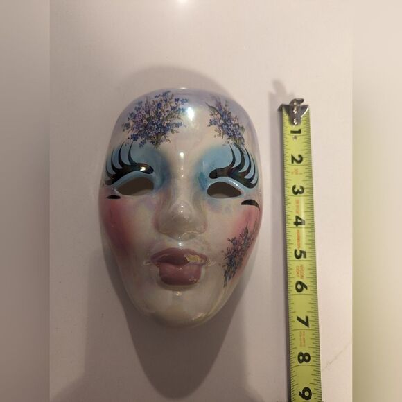 Vintage handmade ceramic Mardi gras lavender metallic shiny wall decor mask - Picture 11 of 11